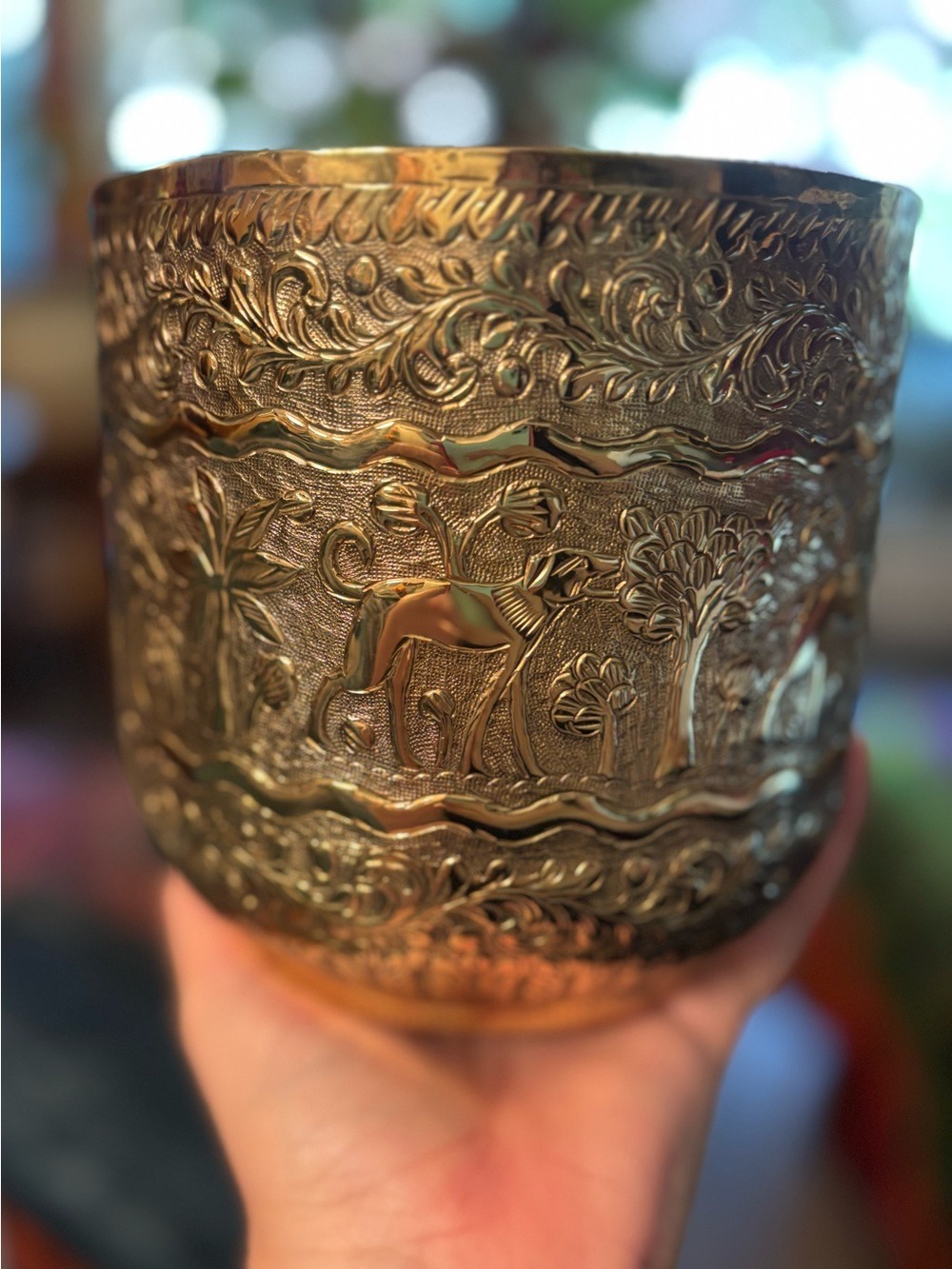 Vintage Possibly Antique Indian Brass Repoussé Jardinière Altar Vessel • Deer 🦌 - Picture 8 of 17